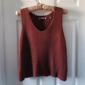Vince Cotton Ribbed Knit V-Neck Sleeveless Knit Top in Rust Brown